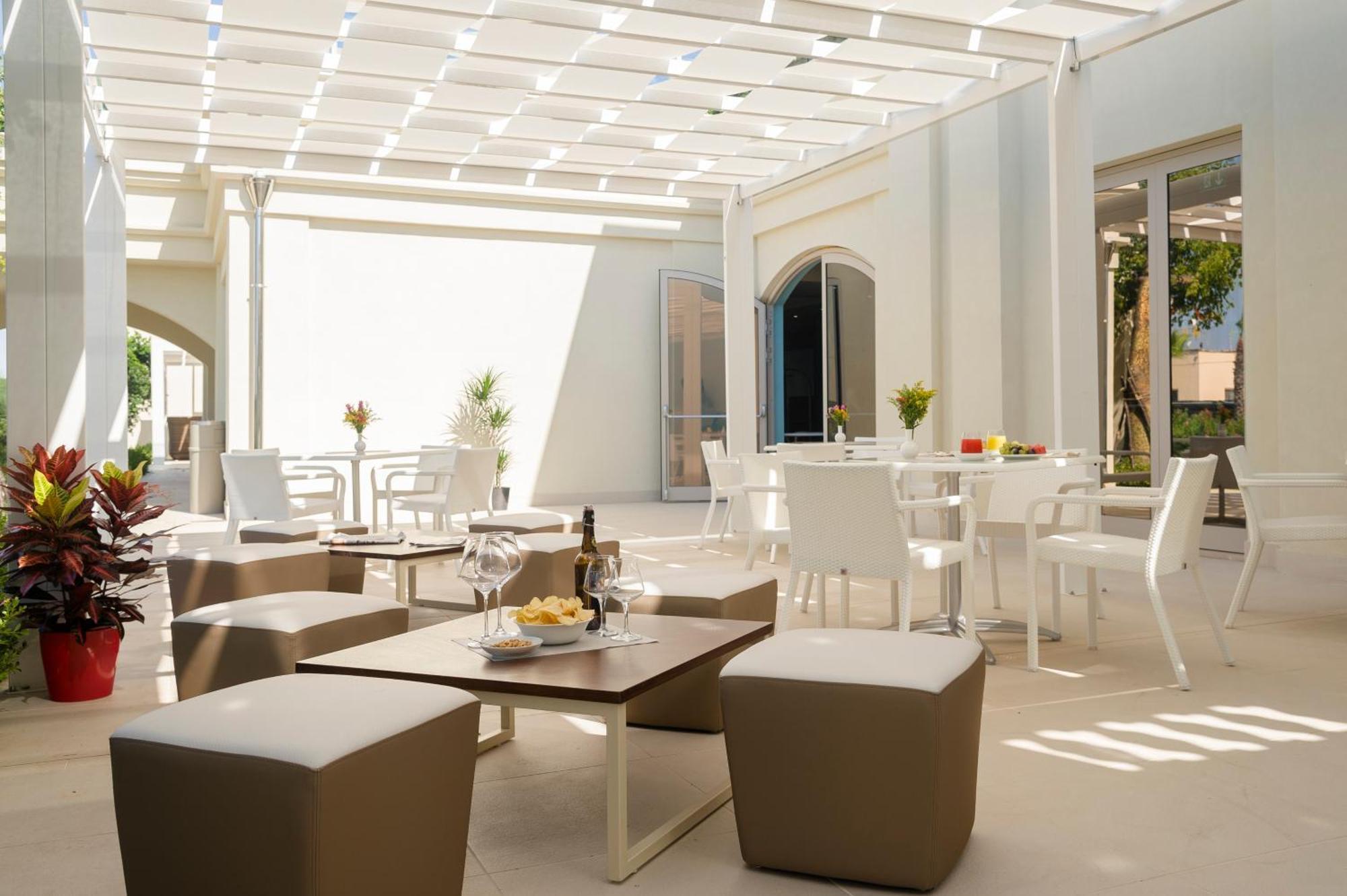 Le Dune Suite Hotel Porto Cesareo Exteriör bild