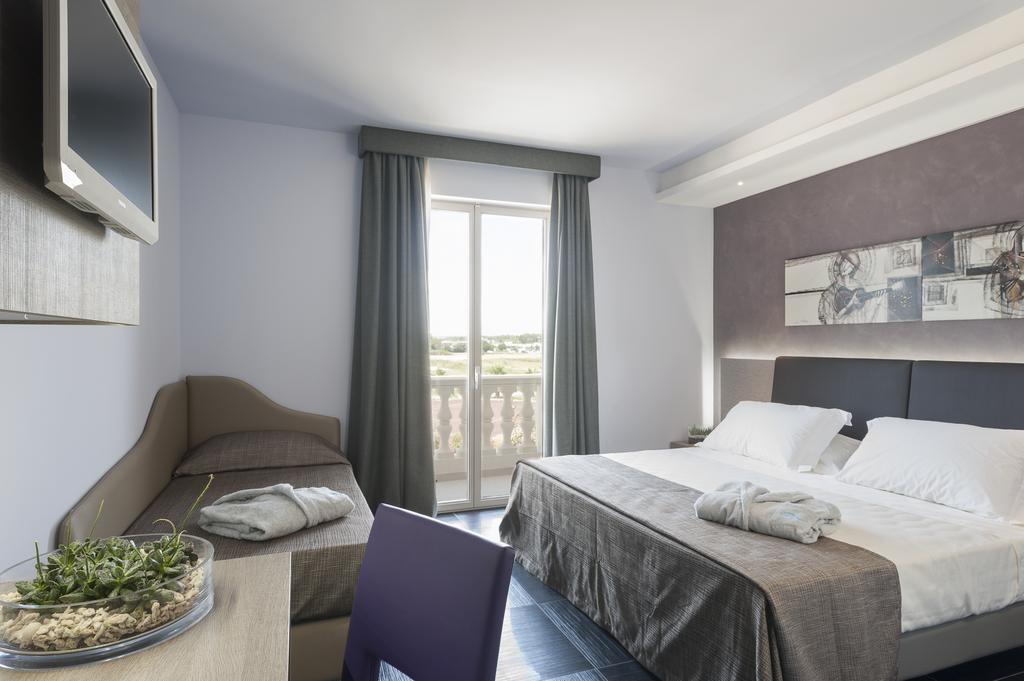 Le Dune Suite Hotel Porto Cesareo Exteriör bild